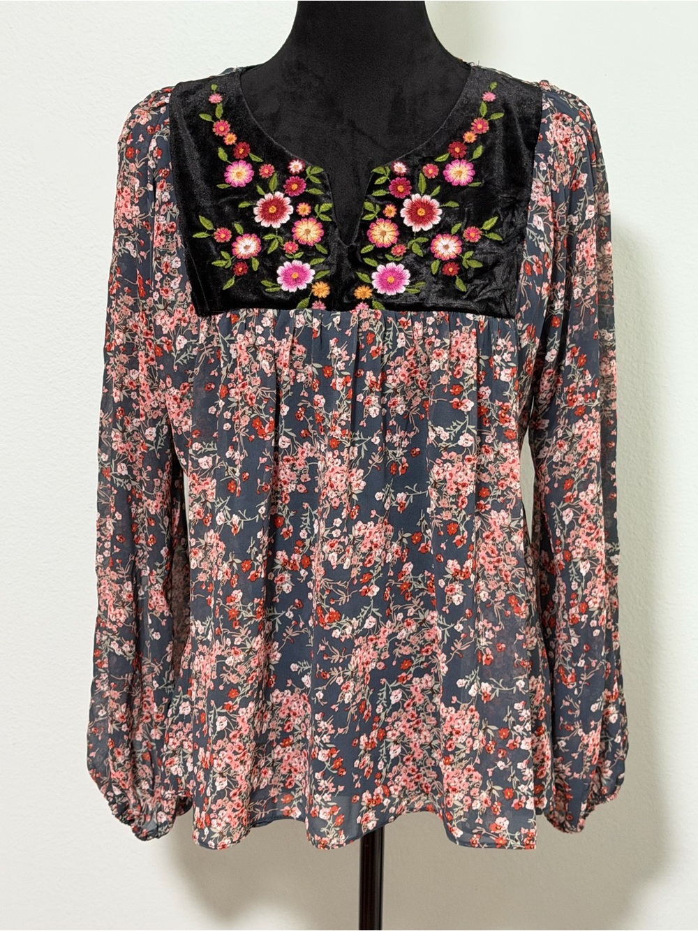 UMGEE Floral Velvet Yoke Embroidered Peasant Blouse- Medium